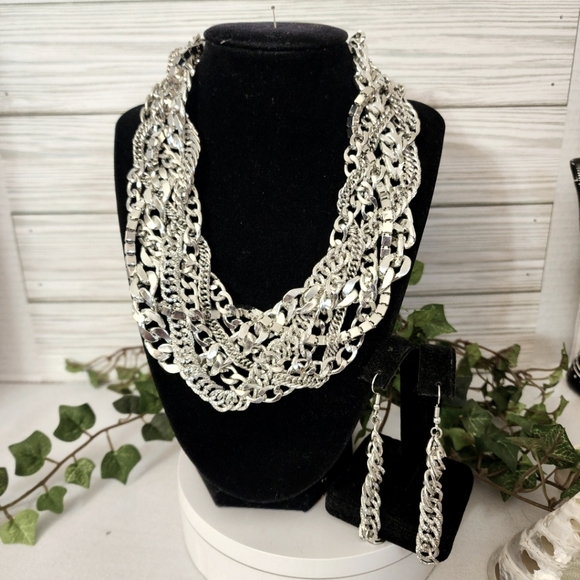 Jewelry - Silver Multi Chain Chunky Necklace and Earrings Set